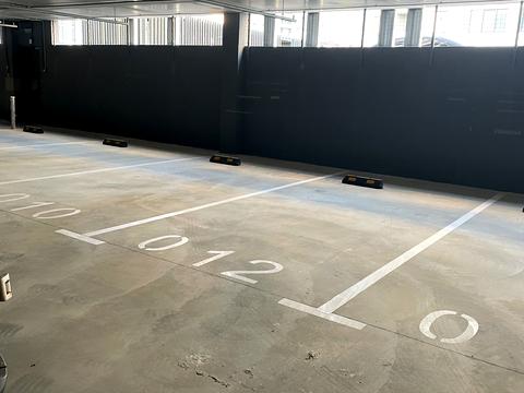 паркомісце за адресою Європейського Союзу просп. (Правди), 17