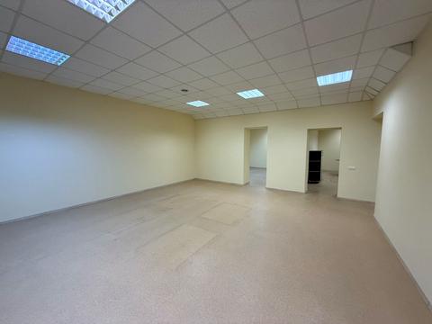 комерційна за адресою Щаслива вул., 38