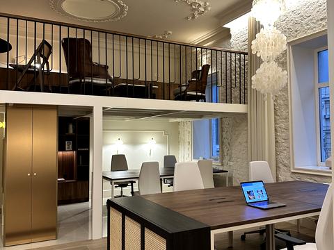 комерційна за адресою Саксаганського вул., 33