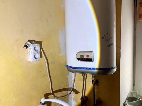 комерційна за адресою Дмитрівська вул., 23-Б