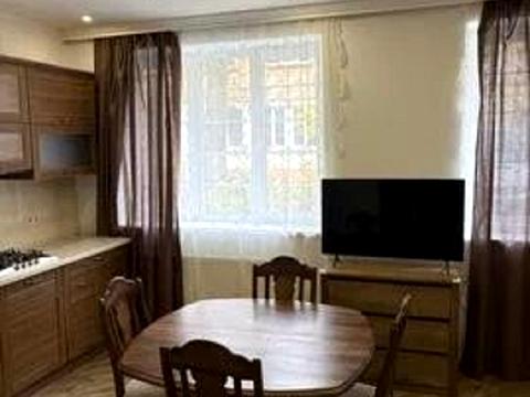 квартира за адресою Пекарська вул., 4