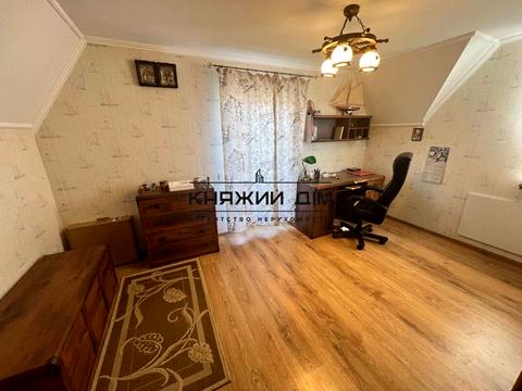 будинок за адресою с. Яблунівка, Паркова, 1