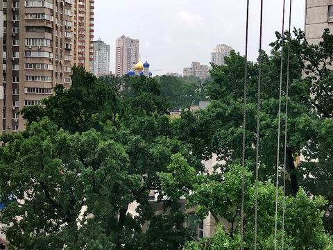 комерційна за адресою Василя Стуса вул., 35-А