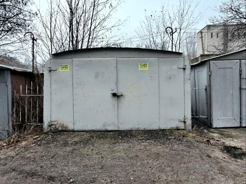 паркомісце за адресою Космодромна вул., 4