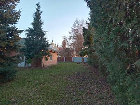 комерційна за адресою Олександра Олеся вул., 1