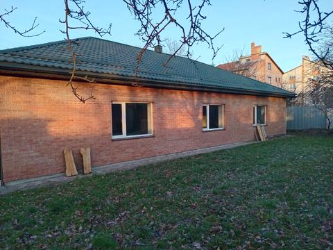 комерційна за адресою Олександра Олеся вул., 1