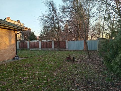 комерційна за адресою Олександра Олеся вул., 1