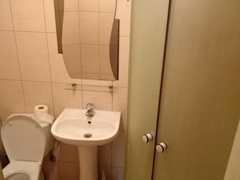 комерційна за адресою Олександра Олеся вул., 1