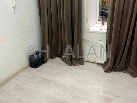 комерційна за адресою Богдана Хмельницького вул., 10А