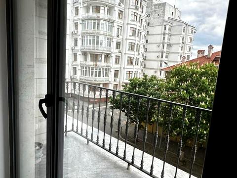 квартира по адресу Вице-адмирала Азарова ул. (Вице-адмирала Азарова), 8а