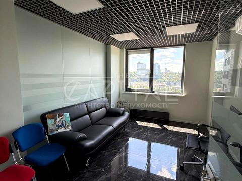 коммерческая по адресу Антоновича ул. (Горького), 74