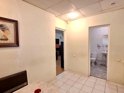 комерційна за адресою Шевченка вул., 18