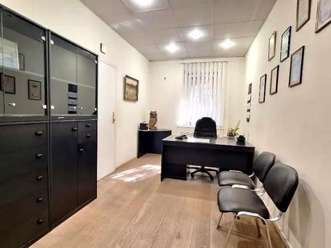 комерційна за адресою Шевченка вул., 18