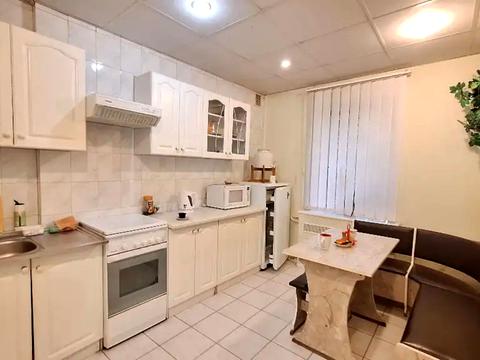 комерційна за адресою Шевченка вул., 18