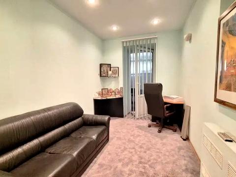 комерційна за адресою Шевченка вул., 18