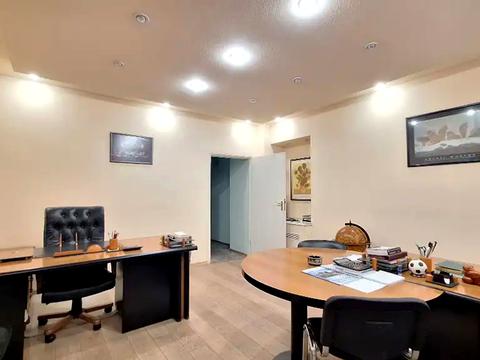 комерційна за адресою Шевченка вул., 18