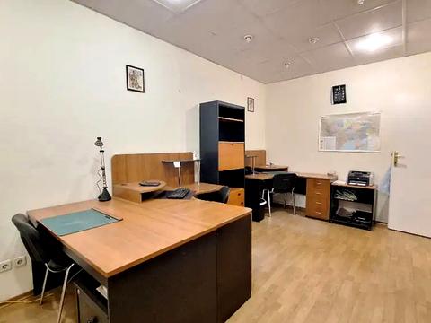 комерційна за адресою Шевченка вул., 18