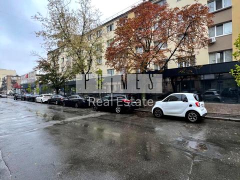 комерційна за адресою Юрківська вул., 18