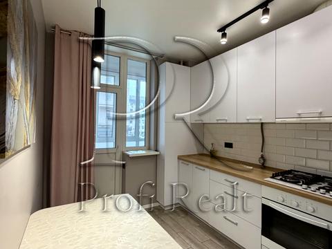 квартира за адресою Академіка Амосова вул., 12