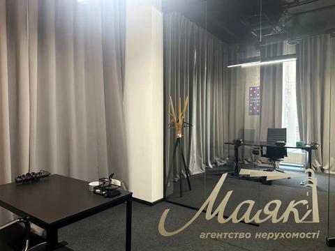 коммерческая по адресу Антоновича ул. (Горького), 74