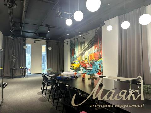 коммерческая по адресу Антоновича ул. (Горького), 74