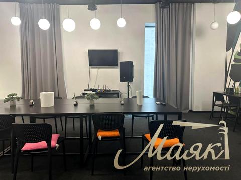 коммерческая по адресу Антоновича ул. (Горького), 74