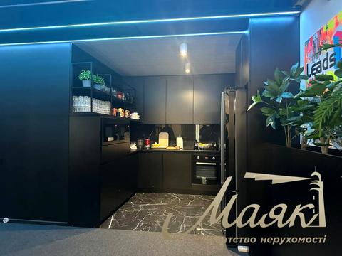 коммерческая по адресу Антоновича ул. (Горького), 74