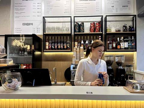 комерційна за адресою Юрія Кондратюка вул., 5