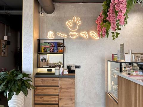 комерційна за адресою Юрія Кондратюка вул., 5