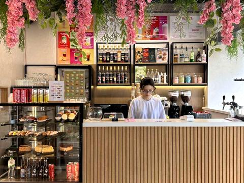 комерційна за адресою Юрія Кондратюка вул., 5