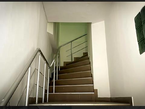 комерційна за адресою Ипподромная, 1