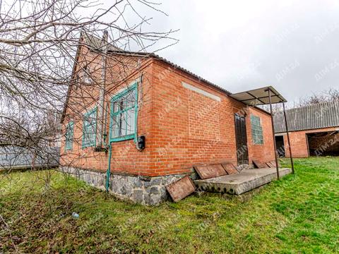 будинок за адресою смт. Нові Санжари, Центральна вул. (Жовтнева), 1