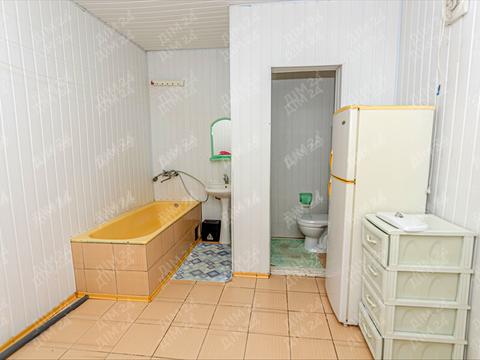 будинок за адресою смт. Нові Санжари, Центральна вул. (Жовтнева), 1