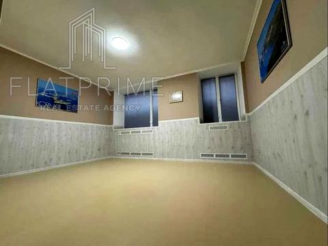 комерційна за адресою Зоологічна вул., 4-А