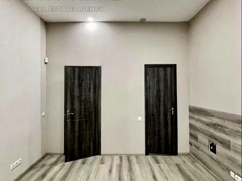 комерційна за адресою Михайлівська вул., 24/11