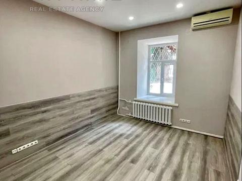 комерційна за адресою Михайлівська вул., 24/11