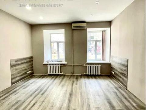 комерційна за адресою Михайлівська вул., 24/11