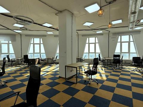 комерційна за адресою Кловський узвіз (Кловський), 7a