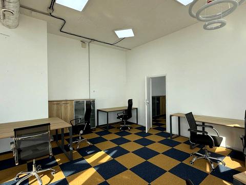 комерційна за адресою Кловський узвіз (Кловський), 7a