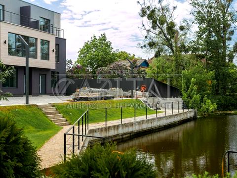 будинок за адресою Центральна