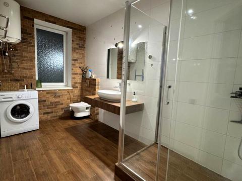 квартира за адресою Братів Бачинських вул. (Радищева), 30