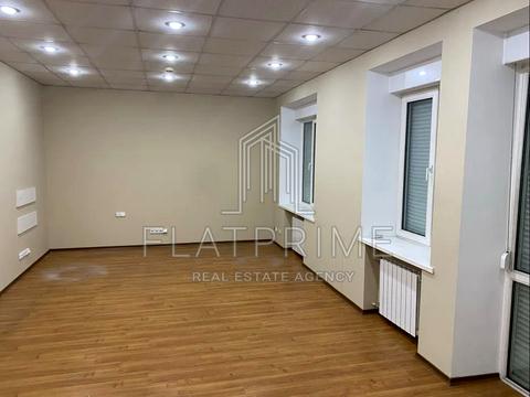 комерційна за адресою Білоруська вул., 5