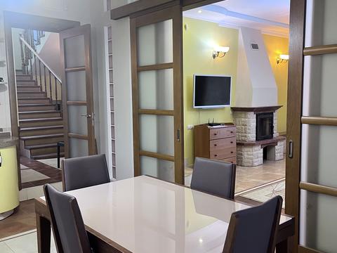 будинок за адресою Новоселів