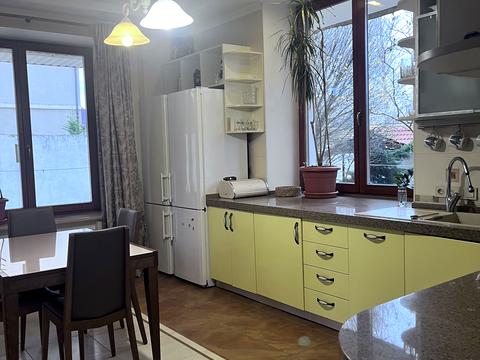 будинок за адресою Новоселів