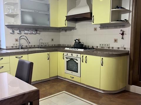 будинок за адресою Новоселів