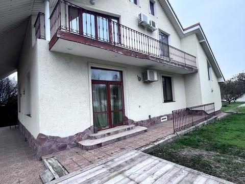 будинок за адресою Новоселів