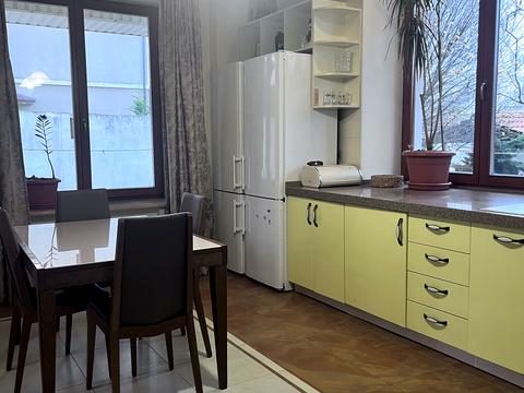 будинок за адресою Новоселів