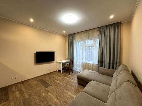 дом по адресу Українська ул.