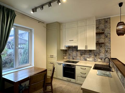 дом по адресу Українська ул.