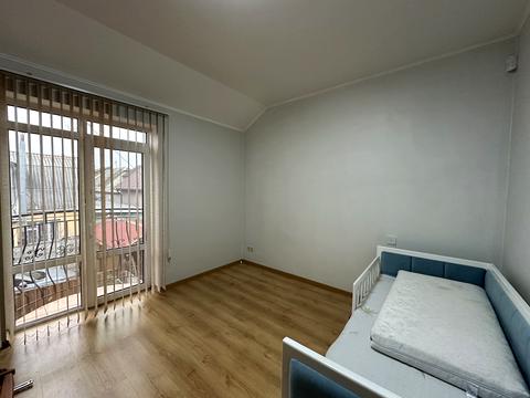 дом по адресу Українська ул.